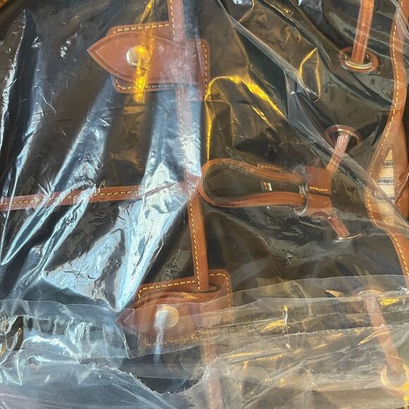 New Dooney & Bourke Nylon Wayfarer Hobo Bag in Black and Brown - Picture 10 of 11